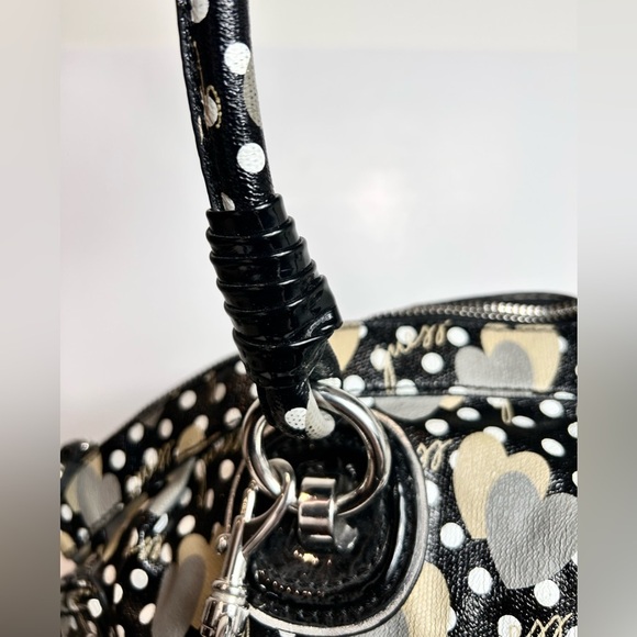 Guess Black Cream Polka Dots Tote Bag, Dual Handles, Heart Pattern Keychain NWOT - Picture 9 of 16